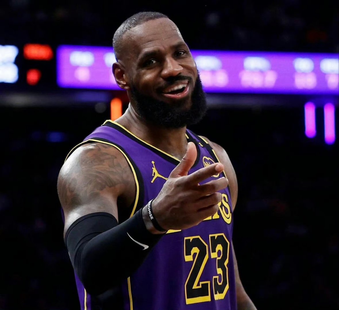 JIUYOU-Karsa回归赛场,比分优势明显首场状态亮眼,快船观众沸腾!的简单介绍